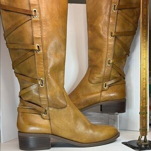 BCBG‎ Women's Tan Leather Knee-High Boots size 10 box 13